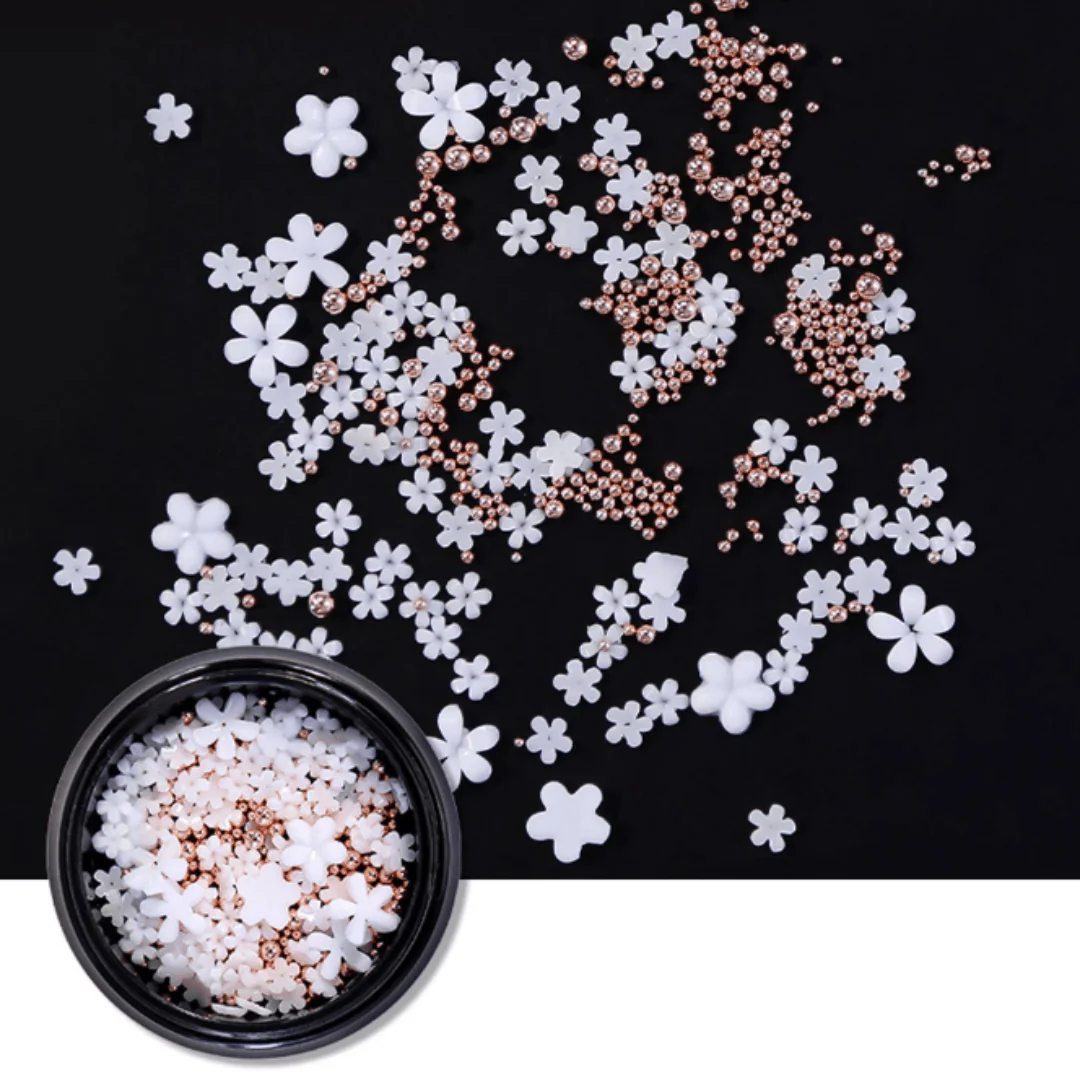 JNBS White Petal Flower Charm (2g) - Image 4